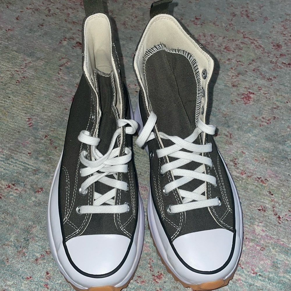 NWB Converse Run Star Hike - color sold out